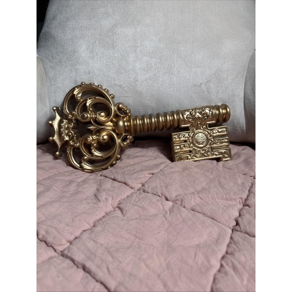 Vintage Gold Key Wall Decor Fleur De Lis Gold Color Elaborate 70s Glam Regency